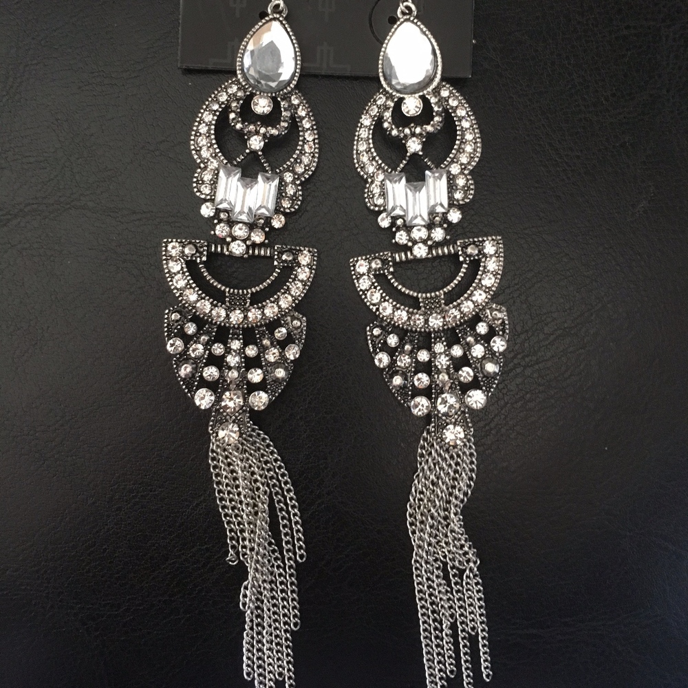 Romeo & Juliet Vintage Look magnificent Long crystal & tassels NEW